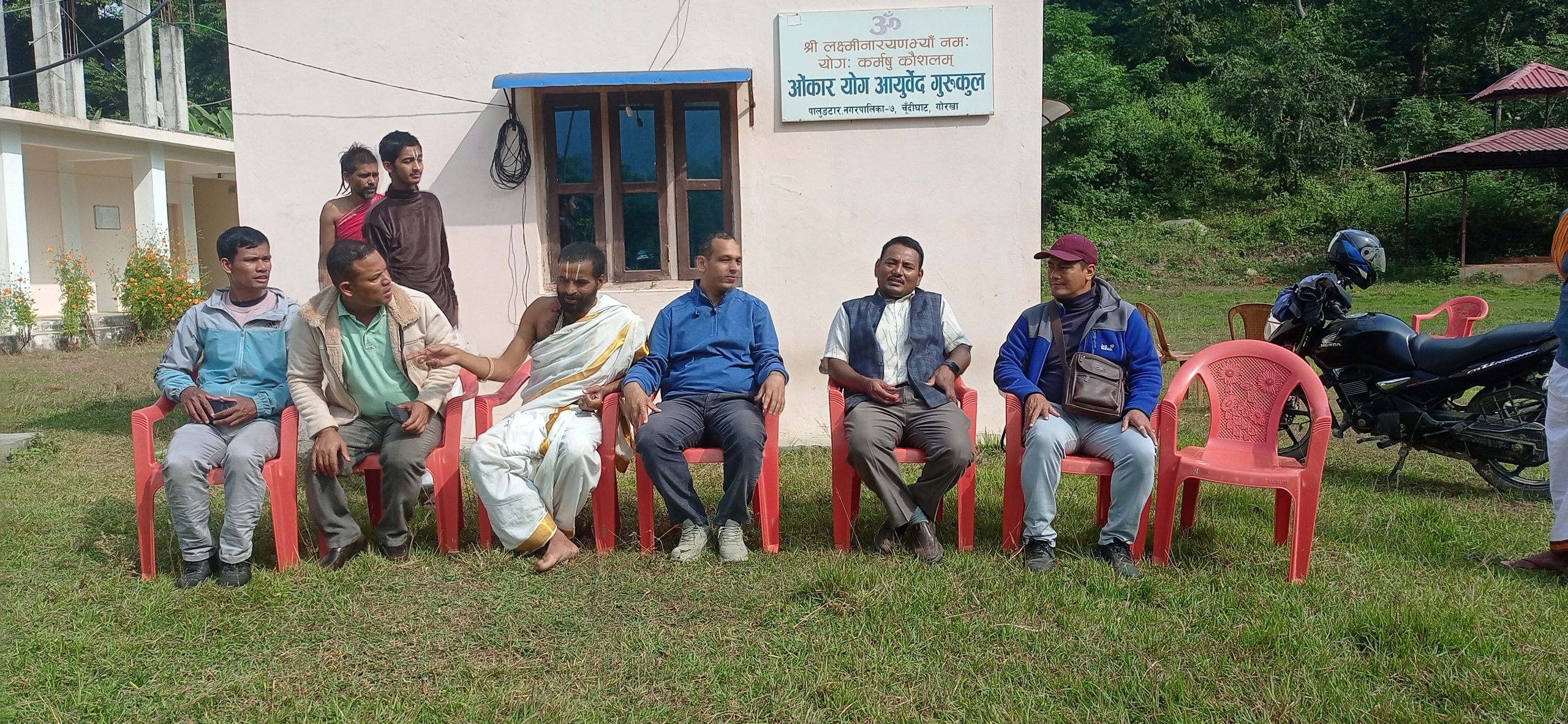 ओमकार योग आयुर्वेद गुरुकुलद्वारा मर्स्याङ्दी नदीमा तोरण पार