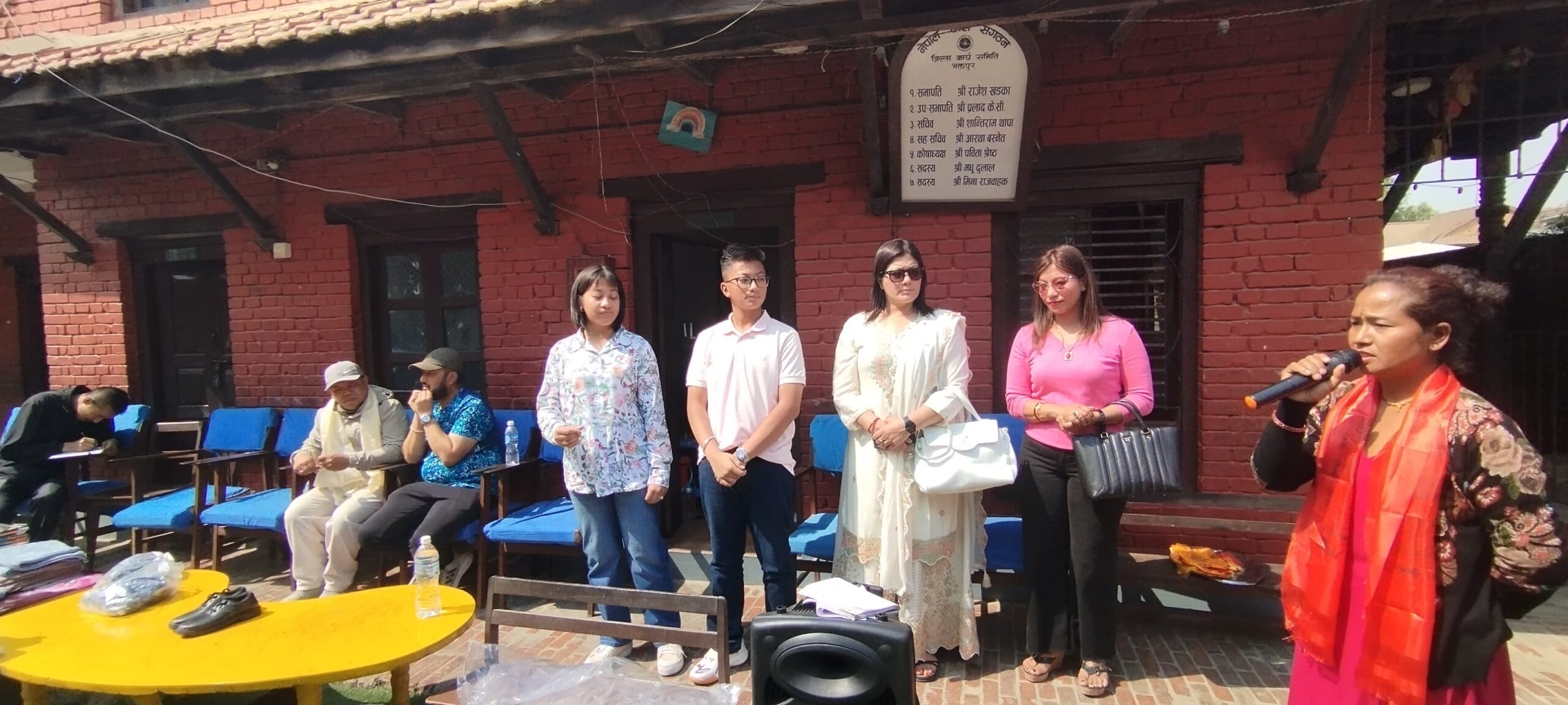 सानो उमेरमा ठूलो मनः लक्ष्यजीत र समृद्धिको अनाथ बालबालिकालाई सहयोग