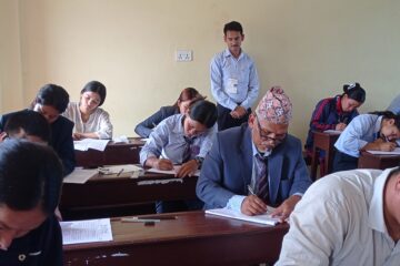 ६८ वर्षका लालबहादुर कक्षा १२ को परीक्षा दिँदै : पढाइलाई उमेरले छेक्दैन भन्ने गतिलो उदाहरण