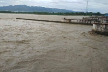 महाकालीमा बाढीको खतरा, बनबासा पुलमा आवत–जावत पूर्णरूपमा रोक